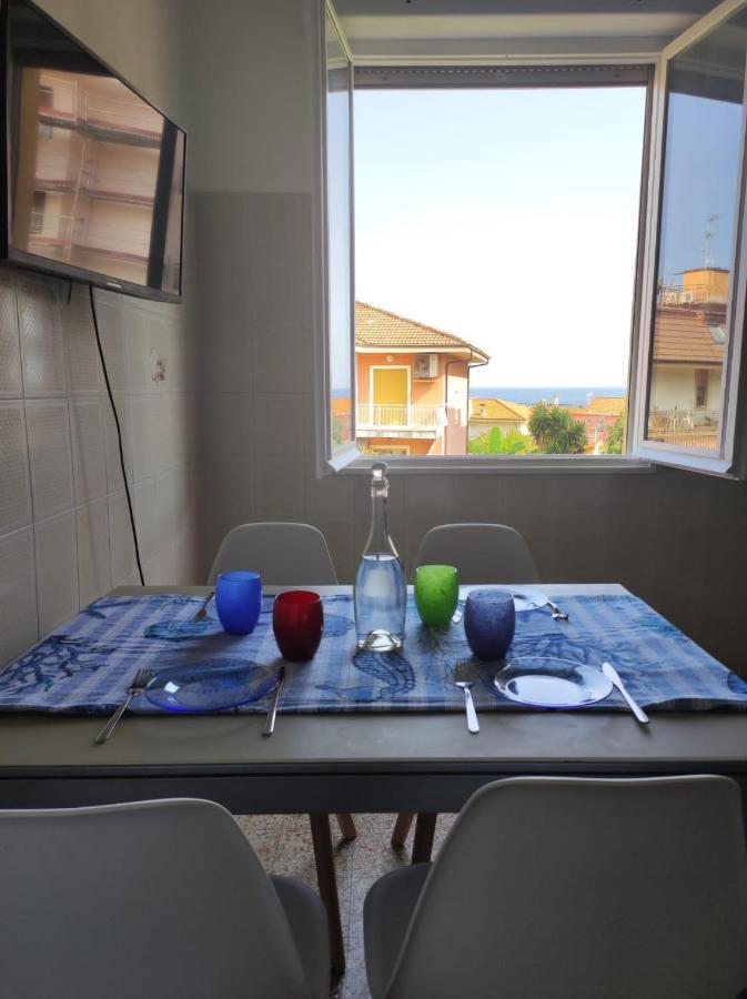 Appartamento Vicino Al Mare Con Parcheggio ريفا ليجوري المظهر الخارجي الصورة