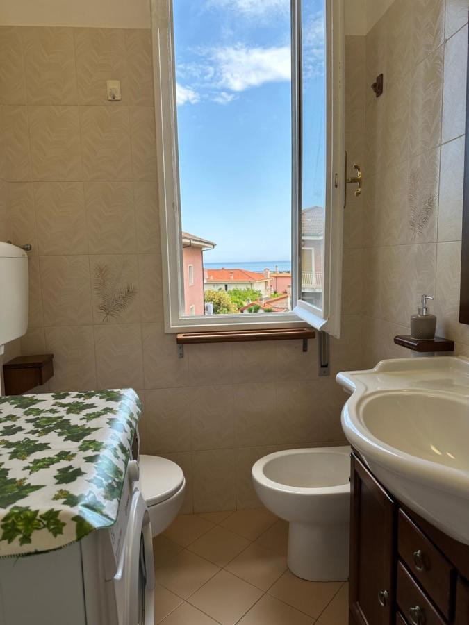 Appartamento Vicino Al Mare Con Parcheggio ريفا ليجوري المظهر الخارجي الصورة